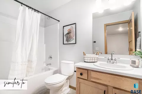 Bath - 2405 E Jetty Pl, Sioux Falls, SD 57108 photo 3 of 4