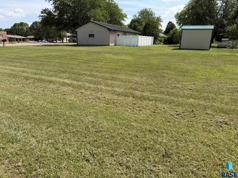 Albert St, Freeman, SD 57029 photo 5