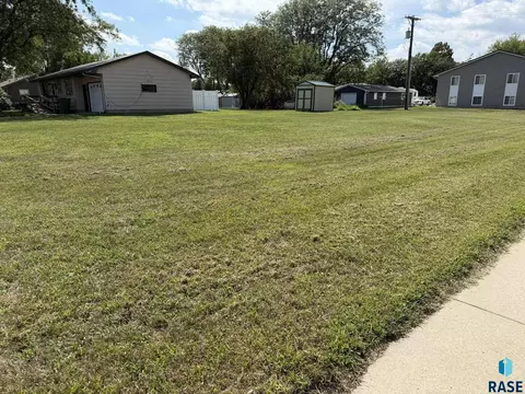 Albert St, Freeman, SD 57029 photo 2