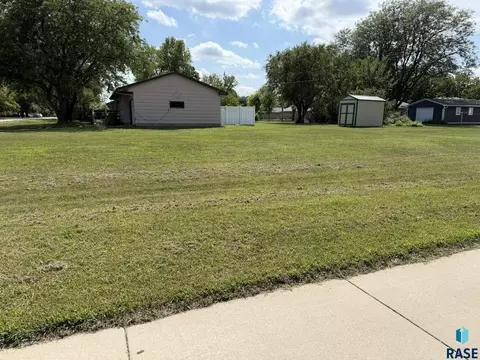 Albert St, Freeman, SD 57029 photo 4