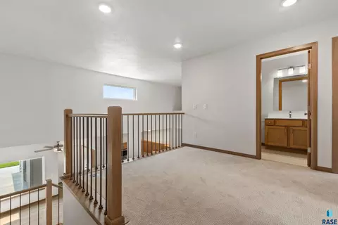Entry Way - 5702 E Marley Pl, Sioux Falls, SD 57108 photo 1 of 2
