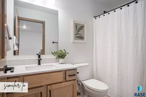 Bath - 5702 E Marley Pl, Sioux Falls, SD 57108 photo 3 of 3
