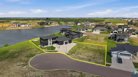 2730 N Swan Cir, Tea, SD 57064