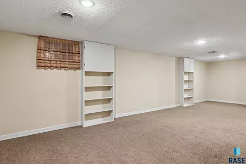 Other - 3504 E 33rd St, Sioux Falls, SD 57103 photo 3 of 8