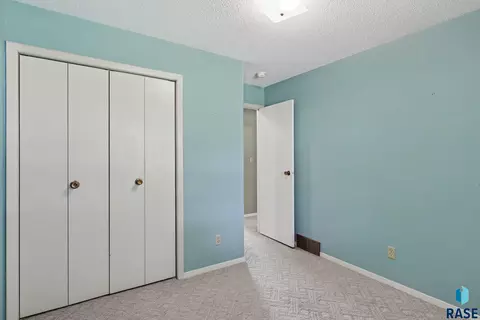 Bedroom - 3504 E 33rd St, Sioux Falls, SD 57103 photo 3 of 6