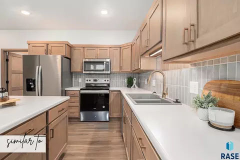 Kitchen - 3513 S Jerome Pl, Sioux Falls, SD 57106 photo 2 of 3