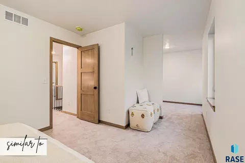 Entry Way - 3513 S Jerome Pl, Sioux Falls, SD 57106 photo 2 of 2
