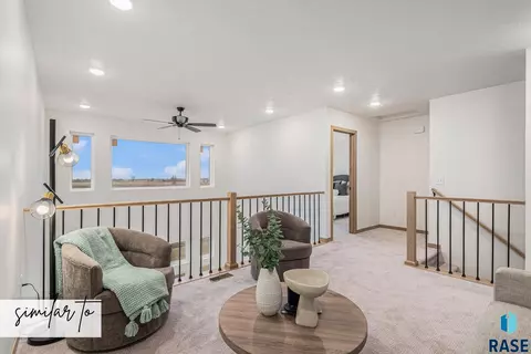 Entry Way - 3513 S Jerome Pl, Sioux Falls, SD 57106 photo 1 of 2