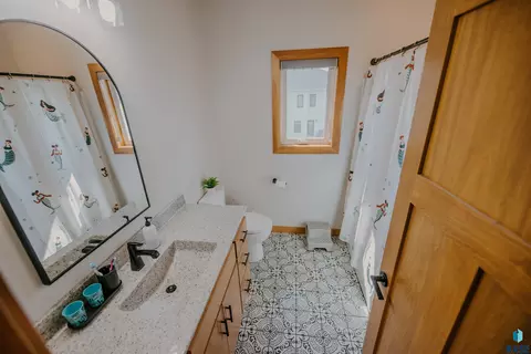 Bath - 1512 W River Bend St, Brandon, SD 57005 photo 4 of 4