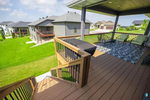 Exterior - 1512 W River Bend St, Brandon, SD 57005 photo 10 of 10
