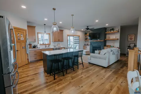 Kitchen - 1512 W River Bend St, Brandon, SD 57005 photo 2 of 4