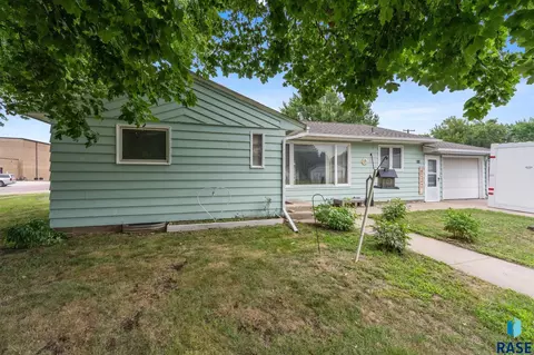 Exterior - 300 E 2nd St, Marion, SD 57043 photo 2 of 8