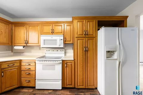 Kitchen - 300 E 2nd St, Marion, SD 57043 photo 4 of 5