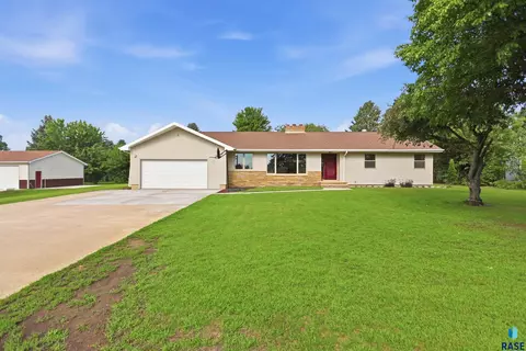 1135 150th Ave, Luverne, MN 56156