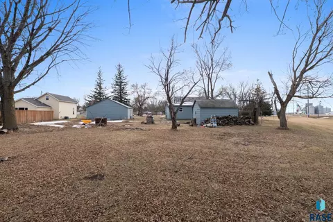Exterior - 106 E 5th St, Egan, SD 57024 photo 2 of 5