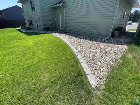 Exterior - 4208 E Steeple St, Sioux Falls, SD 57103 photo 4 of 4