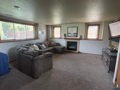 Living - 4208 E Steeple St, Sioux Falls, SD 57103 photo 4 of 4