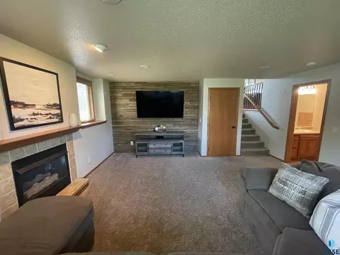 Living - 4208 E Steeple St, Sioux Falls, SD 57103 photo 2 of 4