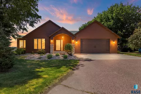 47649 Surrell St, Sioux Falls, SD 57104
