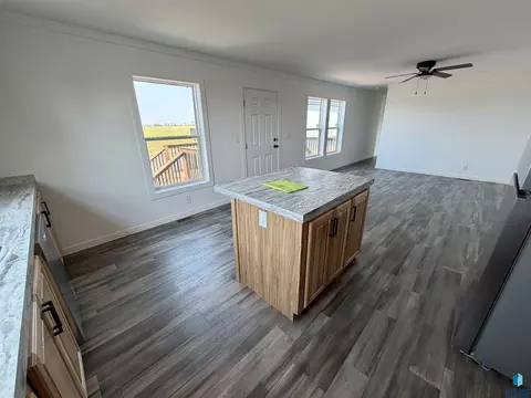 Kitchen - 219 Castaway Loop, Pierre, SD 57501 photo 4 of 4