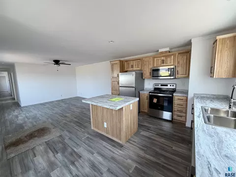 Kitchen - 219 Castaway Loop, Pierre, SD 57501 photo 2 of 4