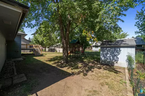 Exterior - 412 N Needles Dr, Brandon, SD 57005 photo 12 of 18