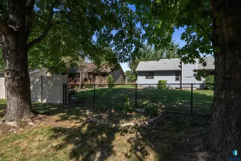 Exterior - 412 N Needles Dr, Brandon, SD 57005 photo 14 of 18