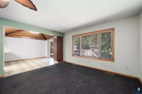 Living - 412 N Needles Dr, Brandon, SD 57005 photo 6 of 7