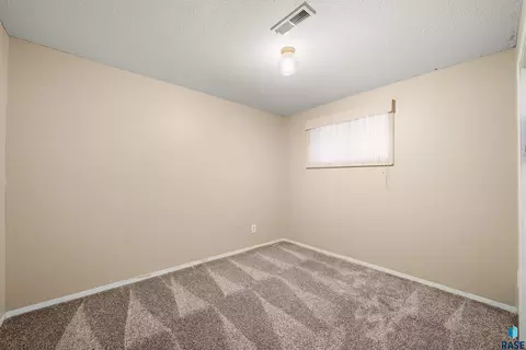 Bedroom - 412 N Needles Dr, Brandon, SD 57005 photo 8 of 9