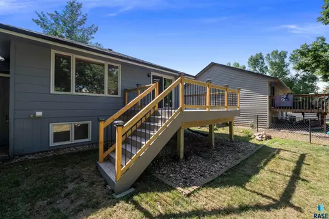Exterior - 412 N Needles Dr, Brandon, SD 57005 photo 7 of 18