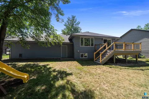 Exterior - 412 N Needles Dr, Brandon, SD 57005 photo 11 of 18