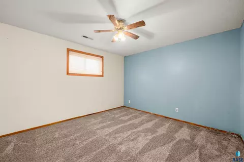 Bedroom - 412 N Needles Dr, Brandon, SD 57005 photo 4 of 9