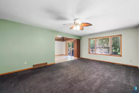 Living - 412 N Needles Dr, Brandon, SD 57005 photo 5 of 7