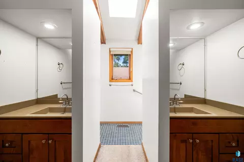 Bath - 412 N Needles Dr, Brandon, SD 57005 photo 1 of 5