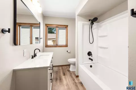 Bath - 715 E 6th St, Dell Rapids, SD 57022 photo 1 of 6