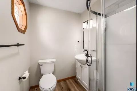 Bath - 715 E 6th St, Dell Rapids, SD 57022 photo 4 of 6