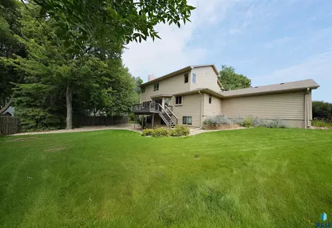 Exterior - 1017 E 63rd St, Sioux Falls, SD 57108 photo 5 of 5