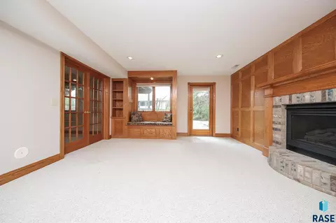 Living - 1017 E 63rd St, Sioux Falls, SD 57108 photo 10 of 10