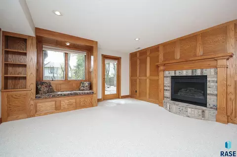 Living - 1017 E 63rd St, Sioux Falls, SD 57108 photo 7 of 10