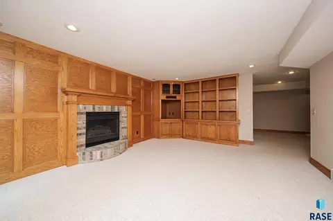 Living - 1017 E 63rd St, Sioux Falls, SD 57108 photo 8 of 10