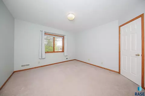 Bedroom - 1017 E 63rd St, Sioux Falls, SD 57108 photo 2 of 5