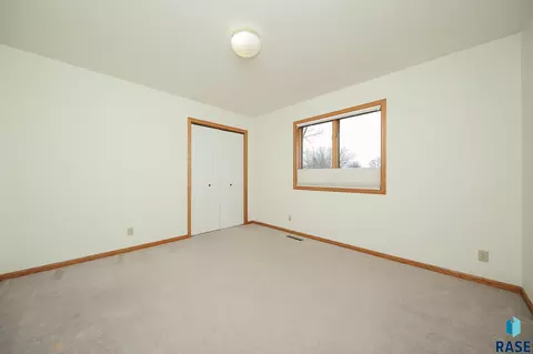 Bedroom - 1017 E 63rd St, Sioux Falls, SD 57108 photo 4 of 5