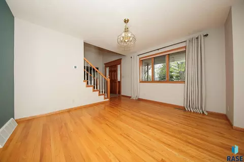 Living - 1017 E 63rd St, Sioux Falls, SD 57108 photo 1 of 10