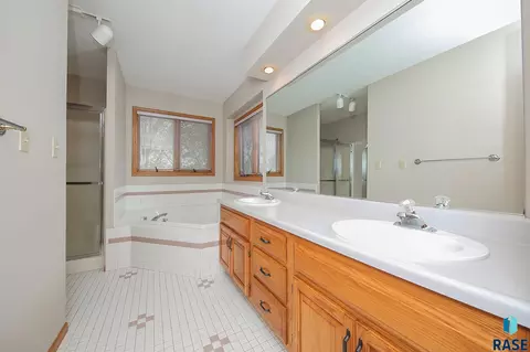 Bath - 1017 E 63rd St, Sioux Falls, SD 57108 photo 1 of 4