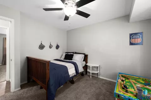 Bedroom - 4416 E Oak St, Sioux Falls, SD 57103 photo 7 of 11