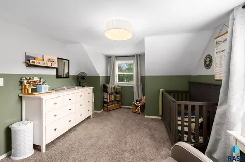 Bedroom - 4416 E Oak St, Sioux Falls, SD 57103 photo 11 of 11