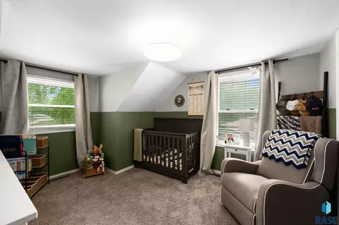 Bedroom - 4416 E Oak St, Sioux Falls, SD 57103 photo 10 of 11