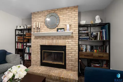Living - 4416 E Oak St, Sioux Falls, SD 57103 photo 2 of 5