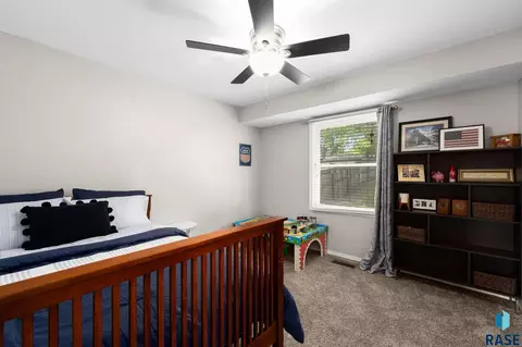 Bedroom - 4416 E Oak St, Sioux Falls, SD 57103 photo 5 of 11