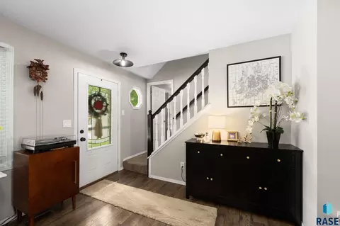 Entry Way - 4416 E Oak St, Sioux Falls, SD 57103 photo 1 of 1
